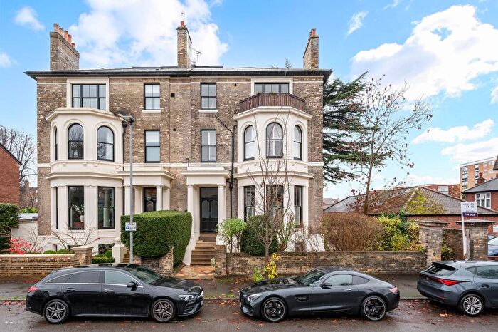 3 Bedroom Flat For Sale In Catherine Road, Surbiton, KT6