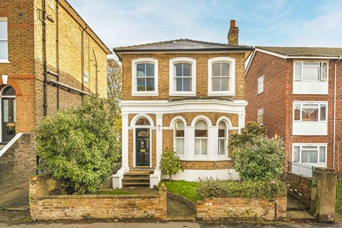 3 Bedroom Property To Rent In Woodlands Road, Isleworth, TW7