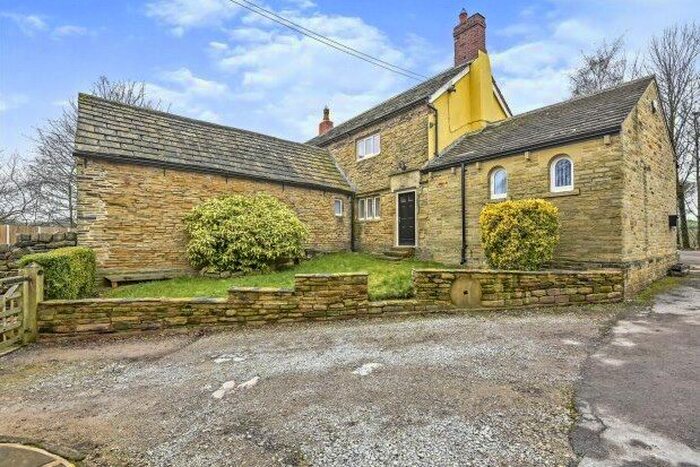 4 Bedroom Detached House To Rent In Godley Hill, Hyde, SK14