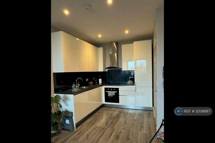 1 Bedroom Flat To Rent In Cube House, Stoke Mandeville, Aylesbury, HP22