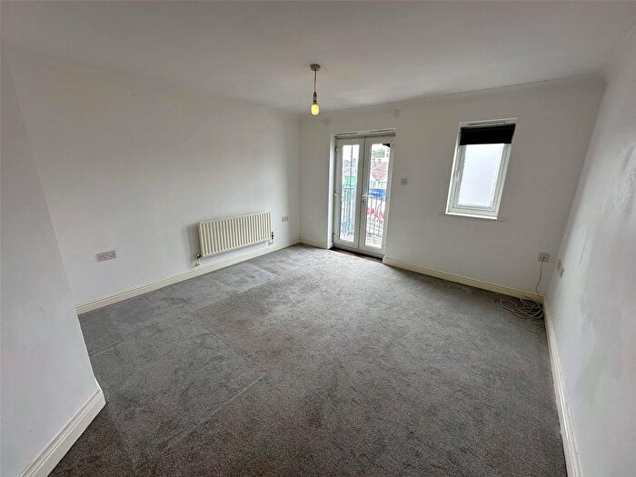 2 Bedroom Flat To Rent In Brotherhood Court, B Coldharbour Lane, Hayes, Greater London, UB3