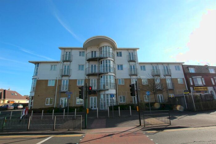 Studio To Rent In Castle Lane West, Bournemouth, BH8