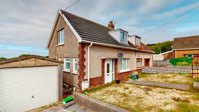 2 Bedroom Semi-Detached Bungalow To Rent In Dolau Fan Road, Burry Port, Carmarthenshire, SA16