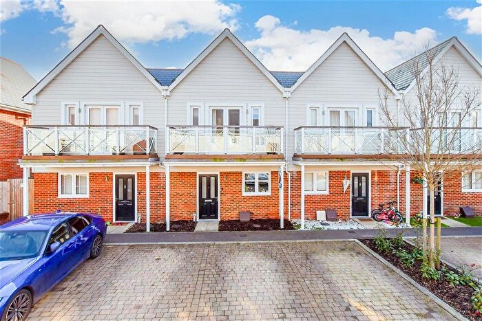3 Bedroom Terraced House For Sale In Chapman Close, Snodland, Kent, ME6