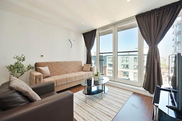 2 Bedroom Flat For Sale In The Oxygen, Royal Docks, London, E16