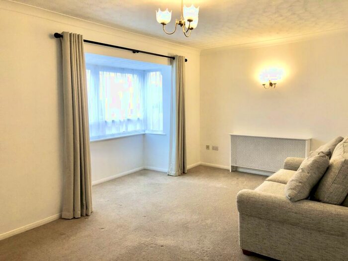 1 Bedroom Flat To Rent In Maddison Street, SO14