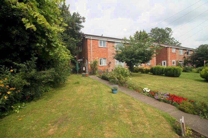 2 Bedroom Maisonette To Rent In Vicarage Close, Great Barr, Birmingham, B42