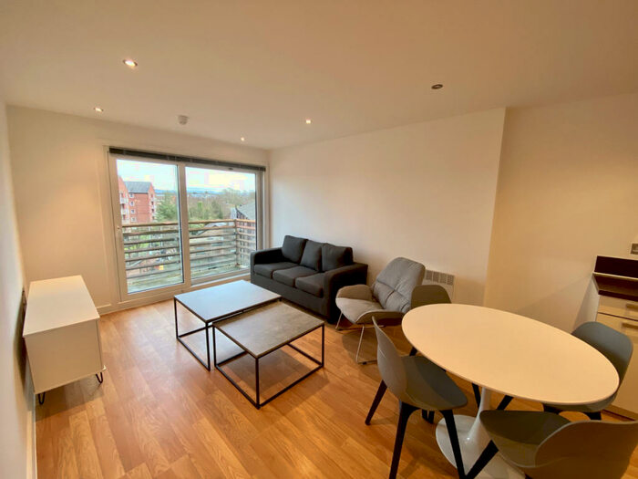 3 Bedroom Apartment To Rent In Rusholme Place, Manchester, M14