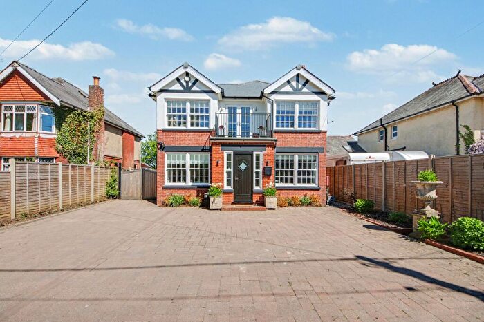 4 Bedroom Detached House For Sale In Portsmouth Road, Southampton, SO19