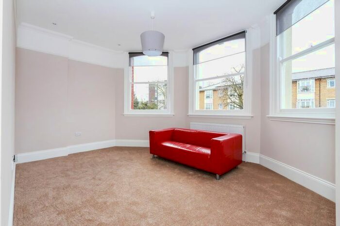 2 Bedroom Flat To Rent In Lordship Road, London, N16