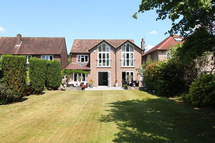 5 Bedroom Detached House For Sale In Hawes Lane, West Wickham, BR4