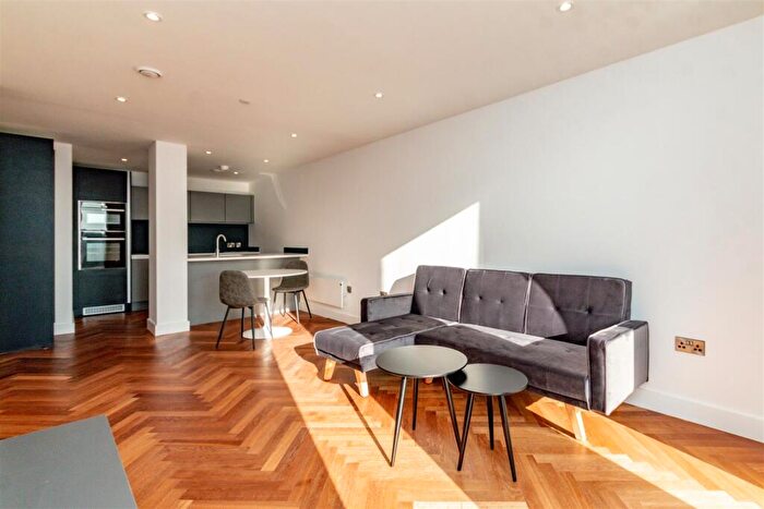 1 Bedroom Apartment To Rent In Deansgate Square, Manchester, M15
