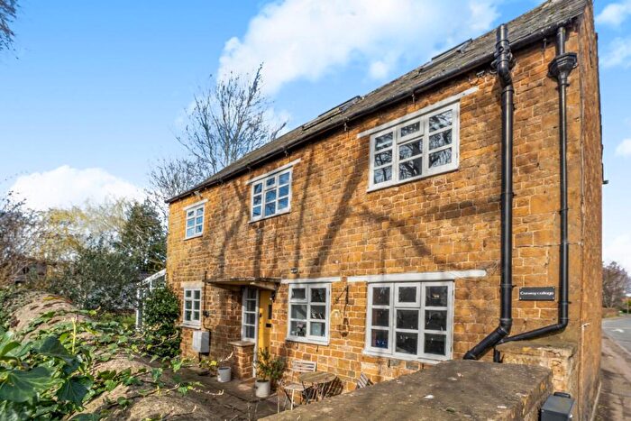 3 Bedroom Detached House For Sale In Oxford Road, Adderbury, OX17