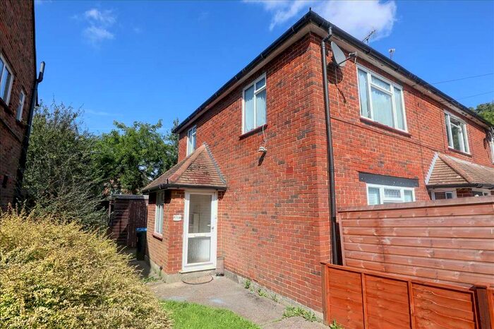 2 Bedroom Maisonette To Rent In Crewes Lane, Warlingham, CR6