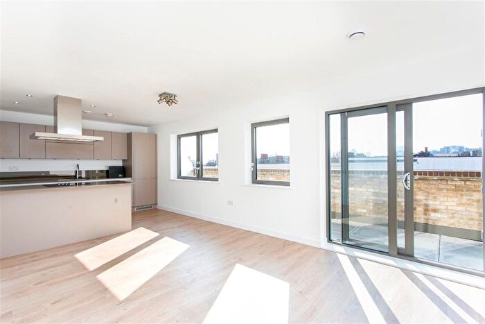 2 Bedroom Flat To Rent In Allcroft Road, Kentish Town, NW5