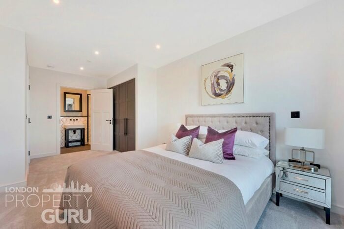 2 Bedroom Flat To Rent In Royal Exchange, Brook Street, Kingston Upon Thames, KT1