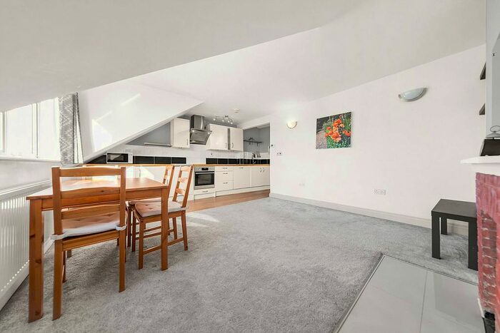 1 Bedroom Flat To Rent In Lower Richmond Road, West Putney, London, SW15