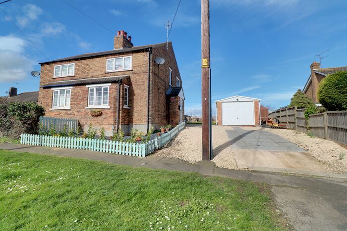 2 Bedroom Semi-Detached House For Sale In North Street, Roxby, Scunthorpe, DN15