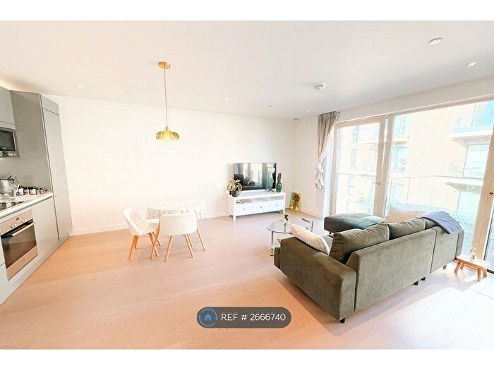 1 Bedroom Flat To Rent In New Paragon Walk, London, SE17