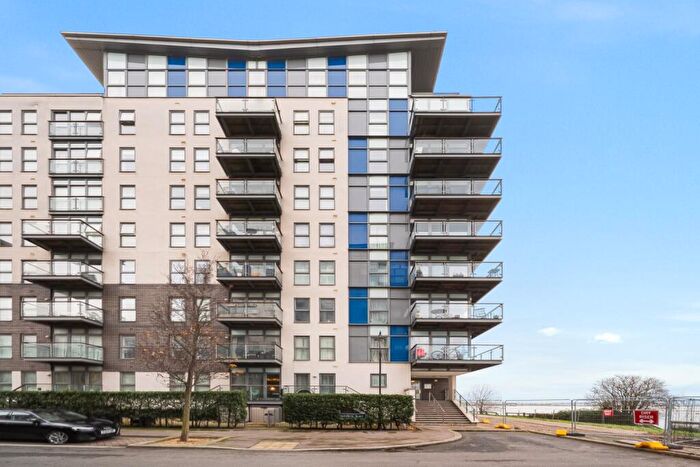 1 Bedroom Apartment For Sale In Clarinda House, Clovelly Place, Greenhithe, Kent, DA9