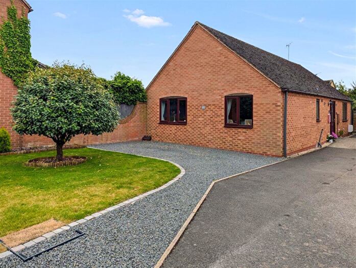 3 Bedroom Bungalow For Sale In Alveston Grange, Mickleton, GL55