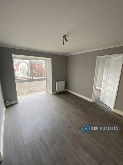 2 Bedroom Flat To Rent In Mandeville Road, Aylesbury, HP21
