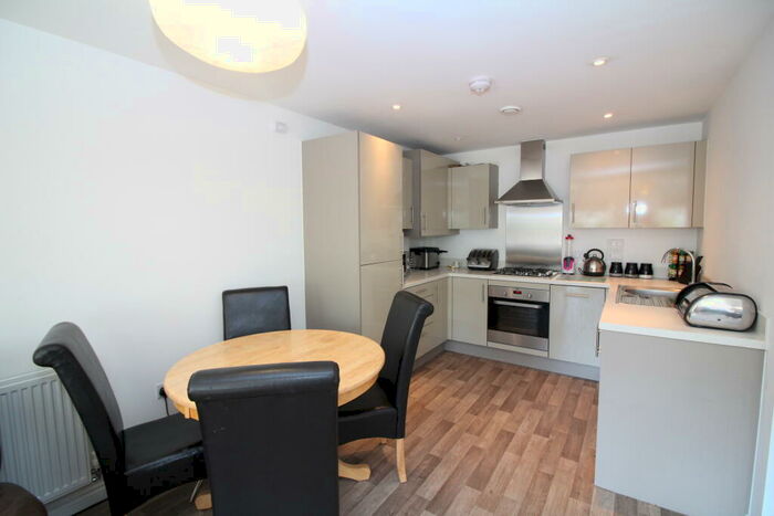 1 Bedroom Flat To Rent In Trinity Village, Bromley, BR2