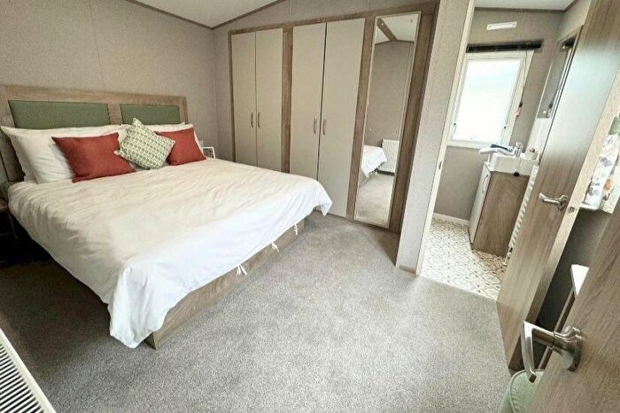 2 Bedroom Caravan For Sale In Solent Breezes Holiday Park, Warsash, Nr Fareham, Hampshire, SO31