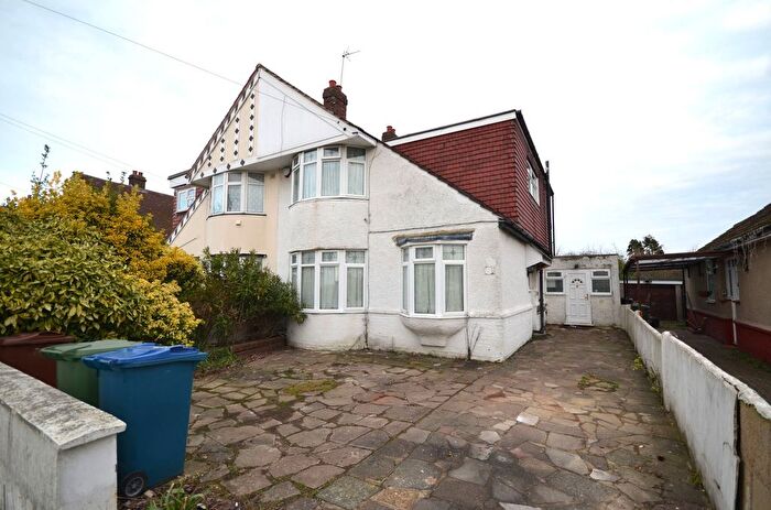 4 Bedroom Semi-Detached House For Sale In Grasmere Gardens, Harrow, HA3