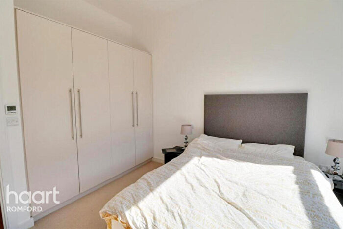 1 Bedroom Apartment To Rent In Eastern Road, Romford, RM1