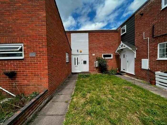 1 Bedroom Bungalow To Rent In Slough, Berkshire, SL2