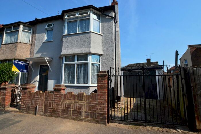 3 Bedroom End Of Terrace House To Rent In Parkstone Road, London, E17