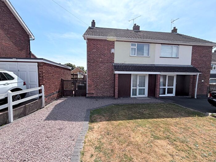 3 Bedroom Semi-Detached House For Sale In Outlands Drive, Hinckley, LE10