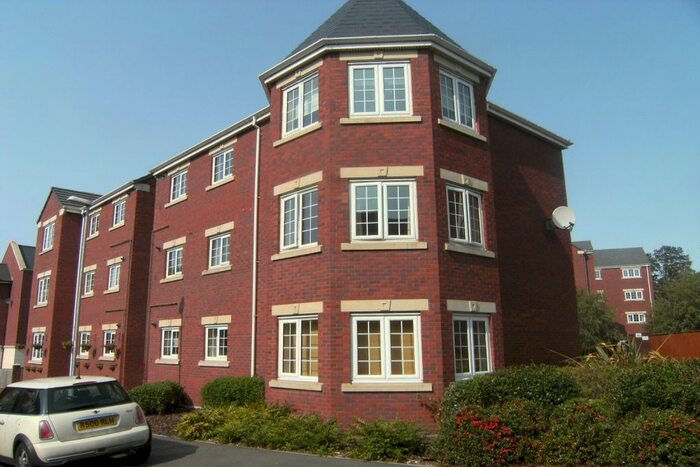 3 Bedroom Flat To Rent In Castle Lodge Square, Rothwell, Leeds, LS26