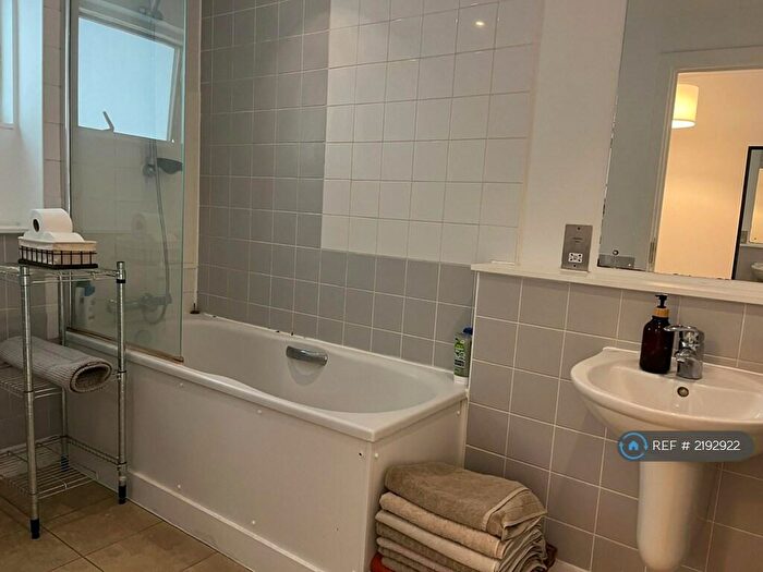 3 Bedroom Flat To Rent In Kleine Wharf, London, N1