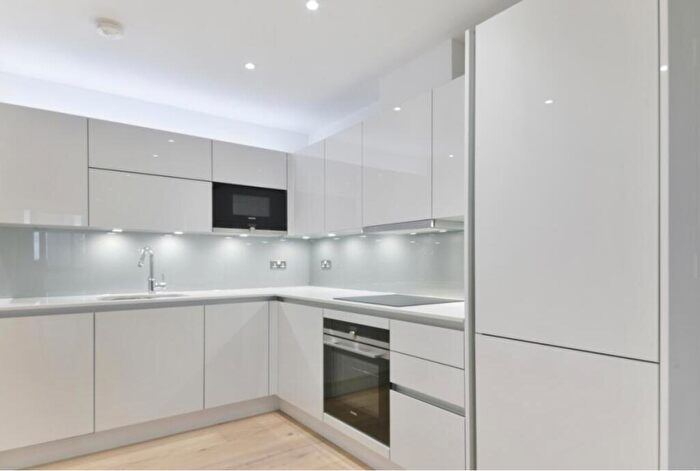 2 Bedroom Apartment To Rent In Heritage Tower, Canary Wharf, E14
