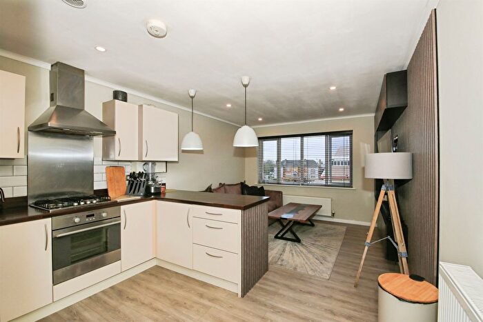 2 Bedroom Flat For Sale In Sandringham Road, Peterborough, PE4