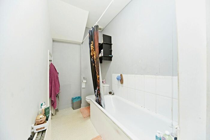 1 Bedroom Flat For Sale In Oakfield Road, Croydon, CR0