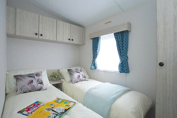 2 Bedroom Caravan For Sale In Great North Rd, Scrooby, DN10