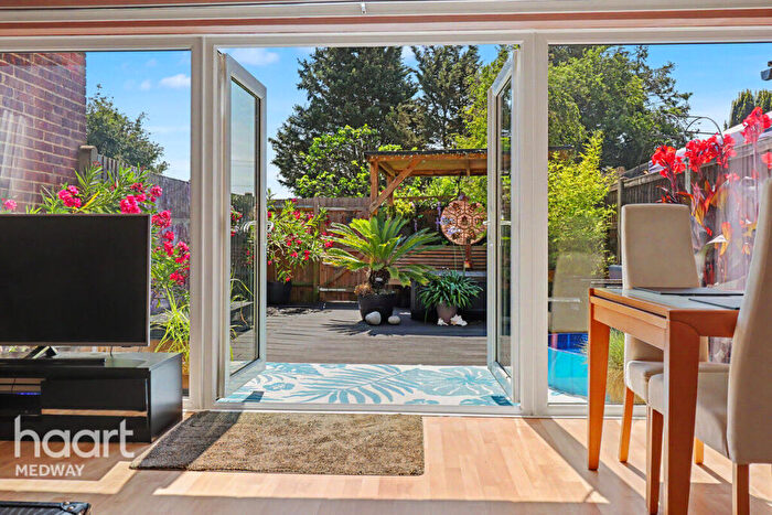 3 Bedroom Terraced House For Sale In Burrows Lane, Rochester, ME3