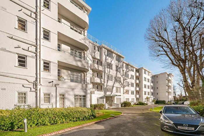 2 Bedroom Flat For Sale In Haverstock Hill, Belsize Park, NW3