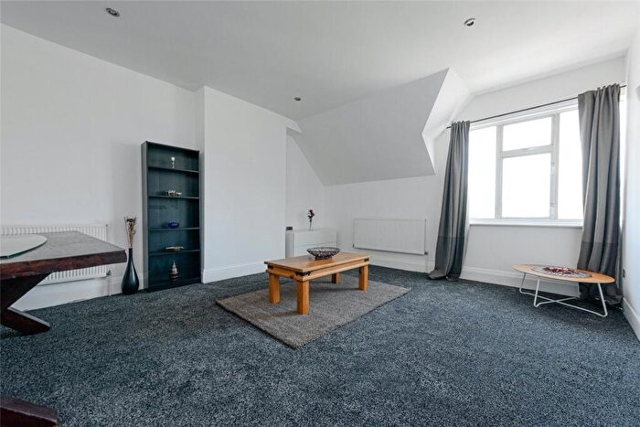 3 Bedroom Apartment To Rent In Dartmouth Road, London, NW2