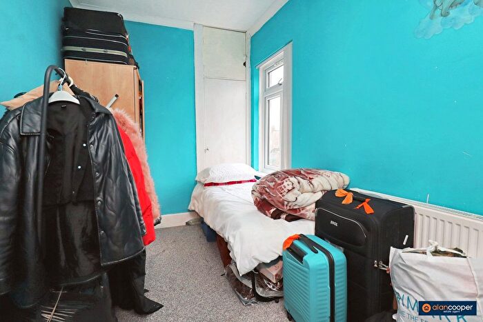 3 Bedroom End Of Terrace House For Sale In New Street, Bedworth, CV12