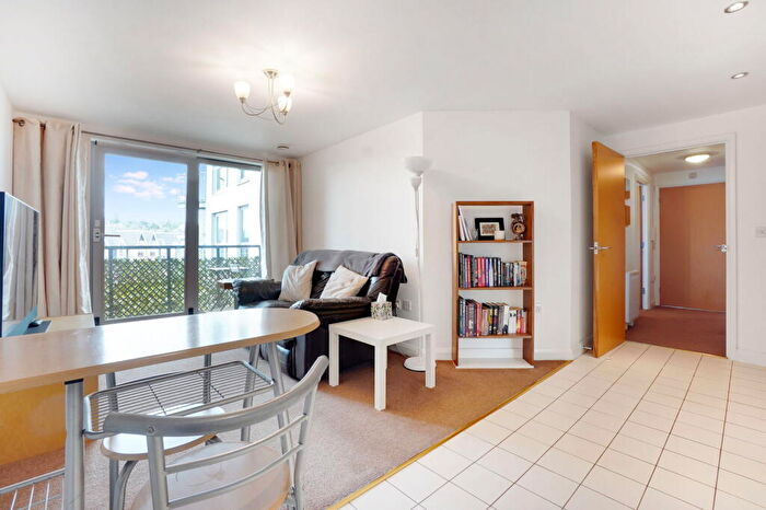 1 Bedroom Flat To Rent In McKenzie Court, ME14
