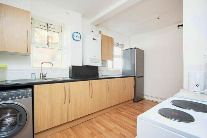 2 Bedroom Flat To Rent In Amhurst Road, Hackney, London, E8