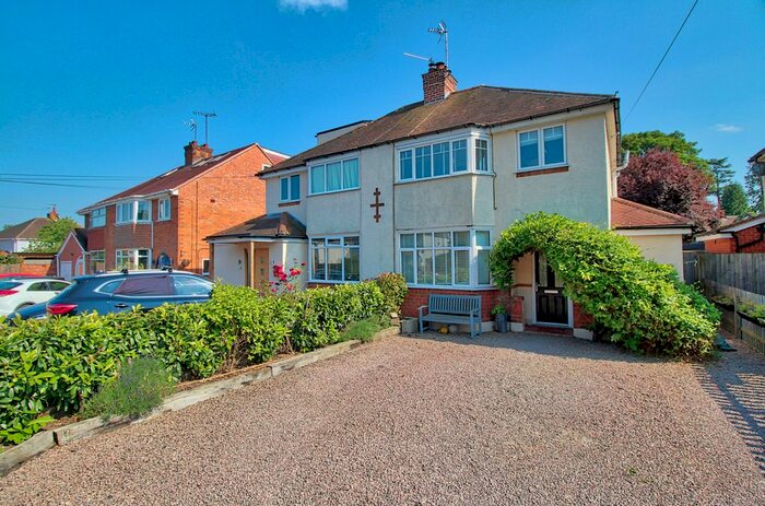 3 Bedroom Semi-Detached House For Sale In Morton Road, Fernhill Heath, Worcester, WR3