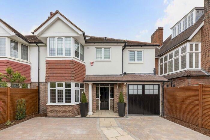 5 Bedroom Property To Rent In Lytton Grove, London, SW15