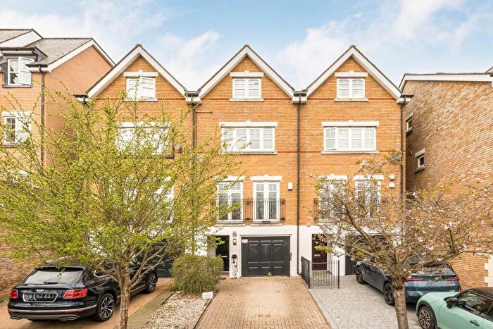 5 Bedroom House To Rent In Avondale Road, South Croydon, CR2