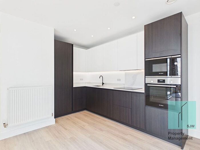 2 Bedroom Flat To Rent In Everdene Path, London, W3