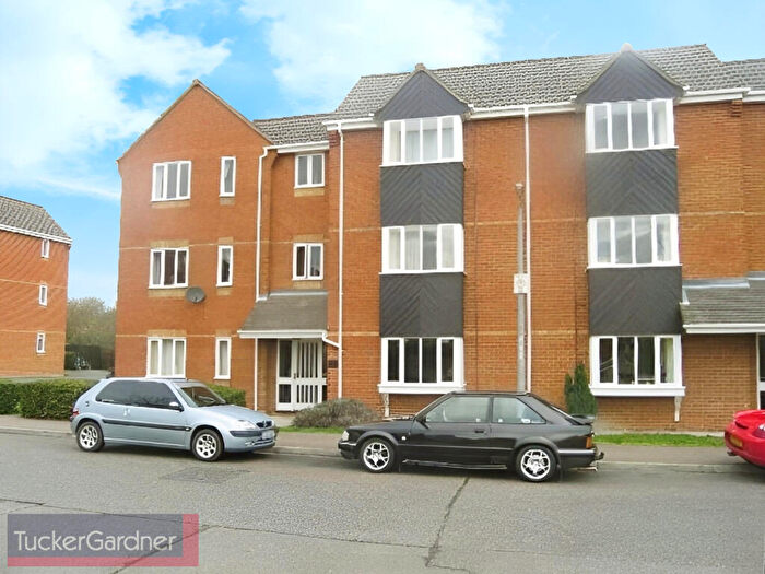 Flat To Rent In Lucerne Close, Cambridge, CB1